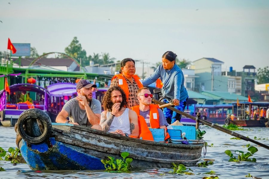 Locals always welcome visitors onto their boats