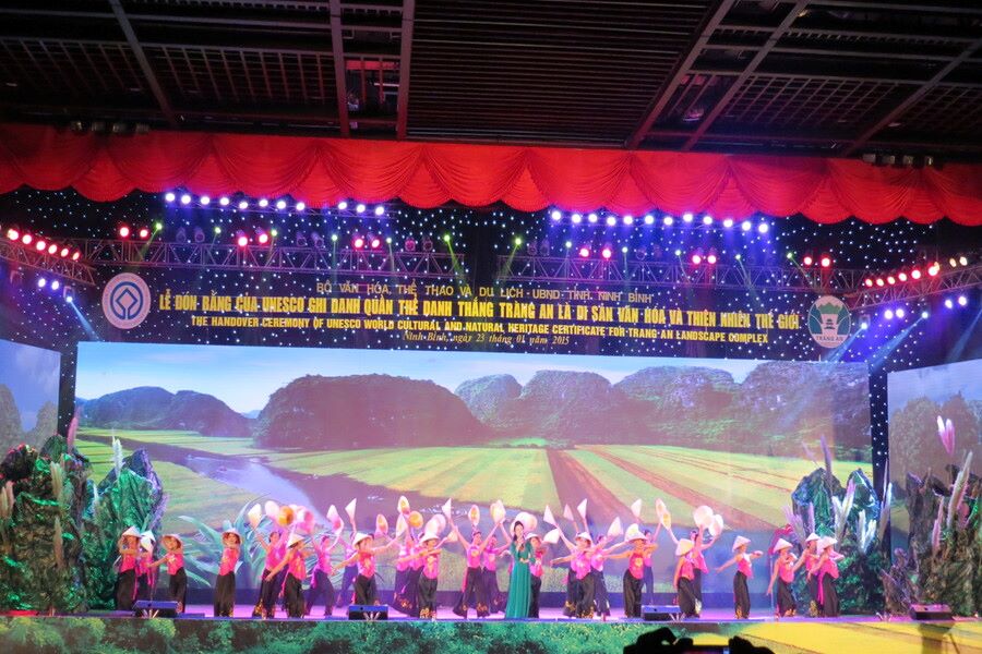 UNESCO Certificate handover ceremony for Trang An Landscape Complex. Source: Cong Thuong