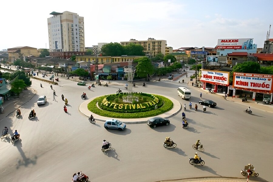Thai Nguyen fountain at the intersection in front of the museum