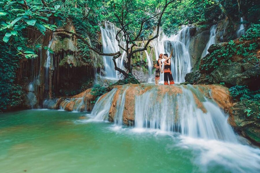 A tragic love story at the foot of the waterfall. Source: VOV