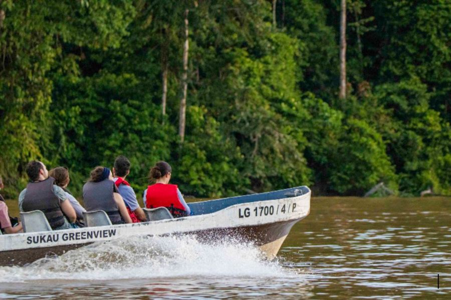 River cruise in Kinabatagan