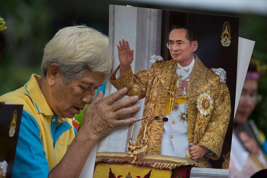 Thai people are deeply in love with King Rama IX for his boundless attention to the folks. Photo: Indo Thai News