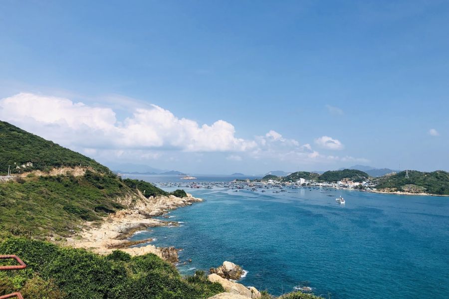 Let’s explore the most popular travel destinations in Vietnam this year. 