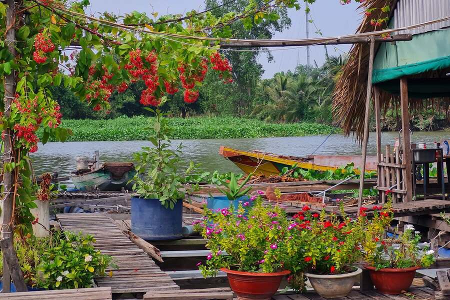Floating fish farms on Hau River, this will be your first stop before reaching Con Son. Photo: Thanh Nien