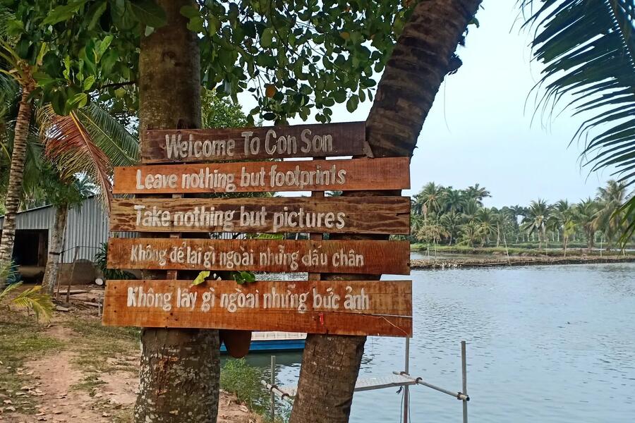A friendly and meaningful sign. Photo: Thanh Nien