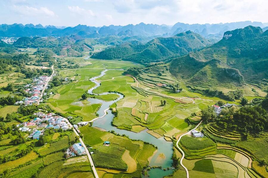 7 days are perfectly great for exploring a region. Photo: Parfum d'Automne