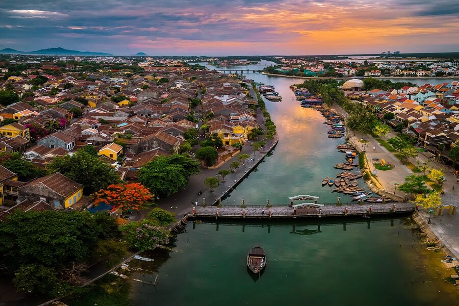 This trip will bring you to Vietnam heritages. Photo: Premium Travel Vietnam