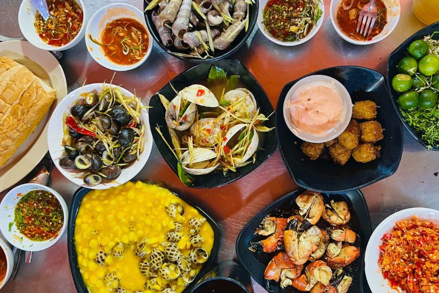Diverse dishes with snails in Hai Phong