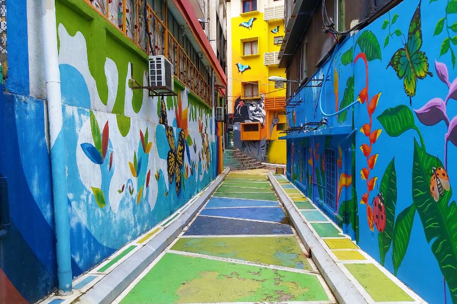 Street art in Jalan Alor