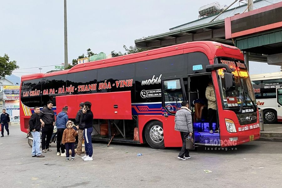 Taking bus to Ban Hon, Lai Chau