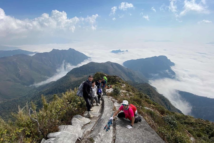 Majestic photo spot on top of the mountain