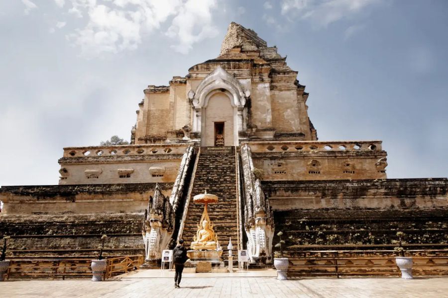The amazing Wat Chedi Luang