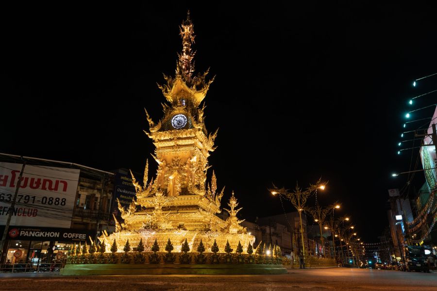  Chiang Rai Clock Tower at night