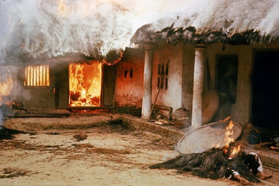 U.S. soldiers destroyed everything in sight. Photo: Ronald L.Haeberle