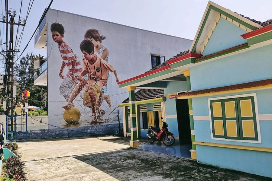 Exploring the murals