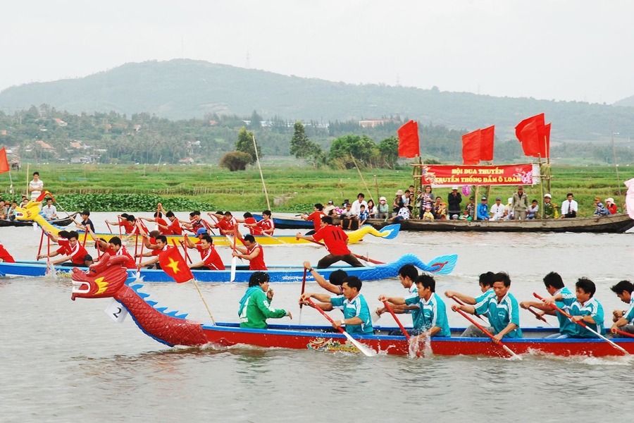 Lunar New Year’s Day Boat Racing Festival. Photo: MIA