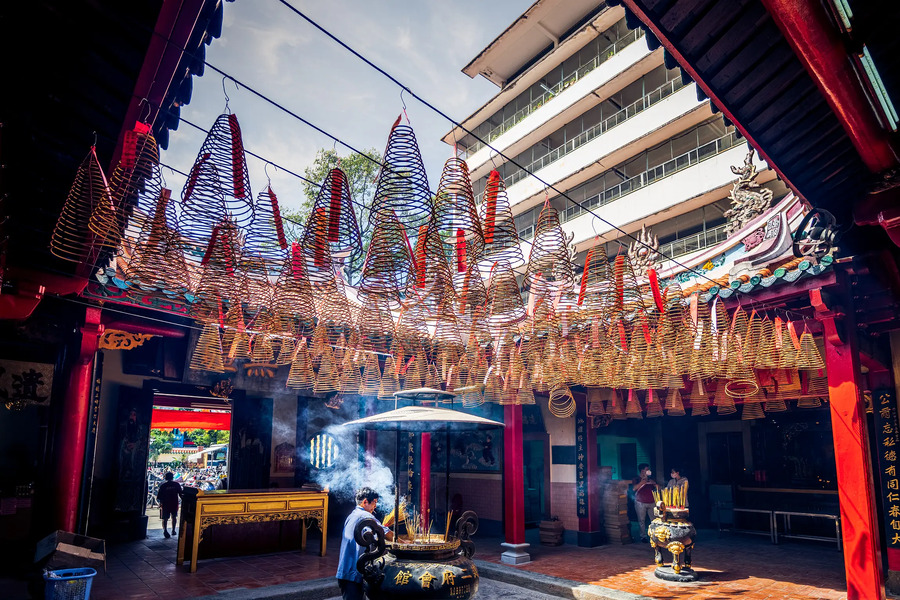 Religious sites are always visited by many who come to pray. Photo: Saigoneer