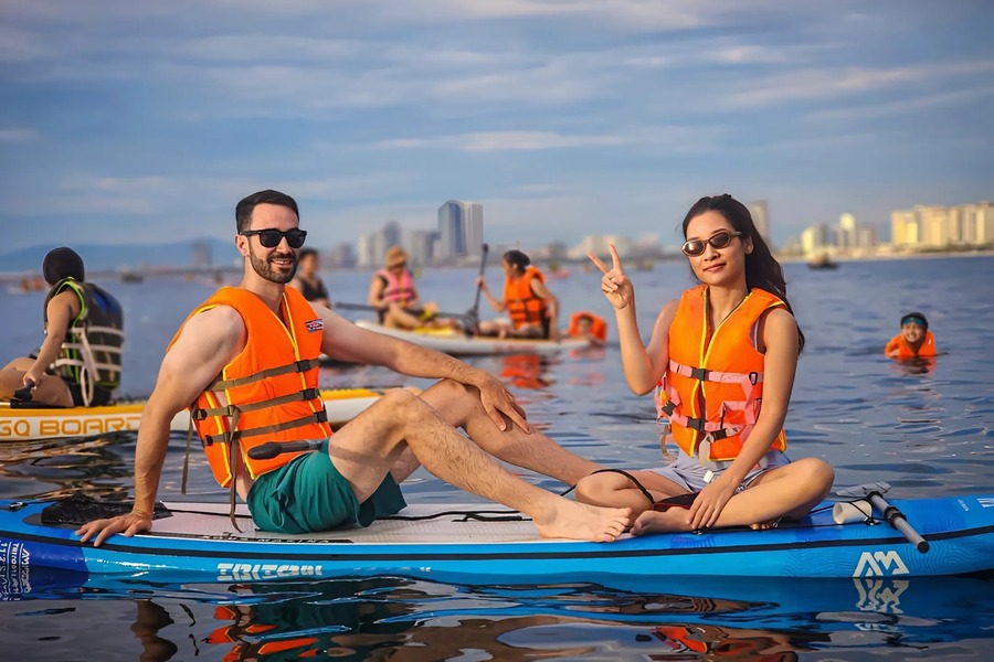 Da Nang’s calm, clear blue waters make it an ideal spot for SUP