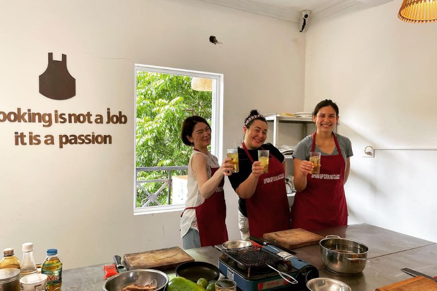 Experience cooking with Apron Up Cooking Class