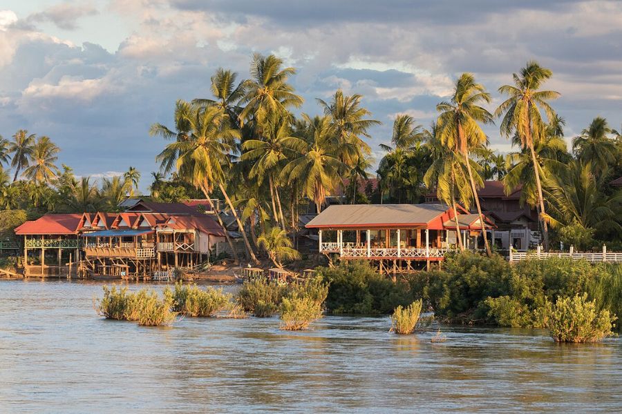Visiting beautiful Don Khon village
