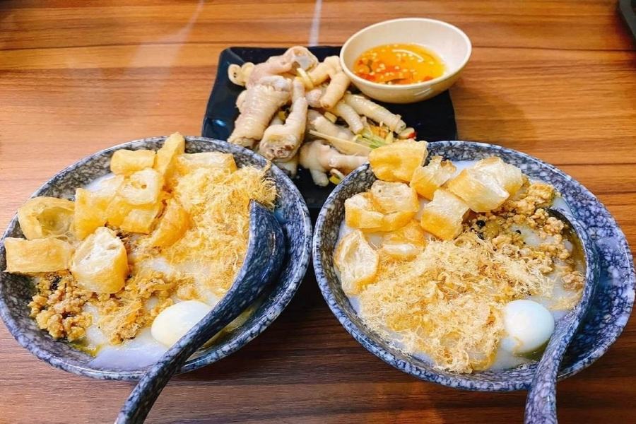 A bowl of chao suon can warm your tummy and your soul on winter days