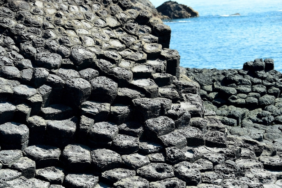 Close-up of rock structures at Ganh Da Dia
