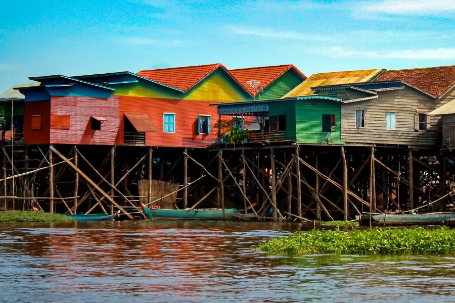 Kampong Khleang - one of the biggest floating villages in Cambodia
