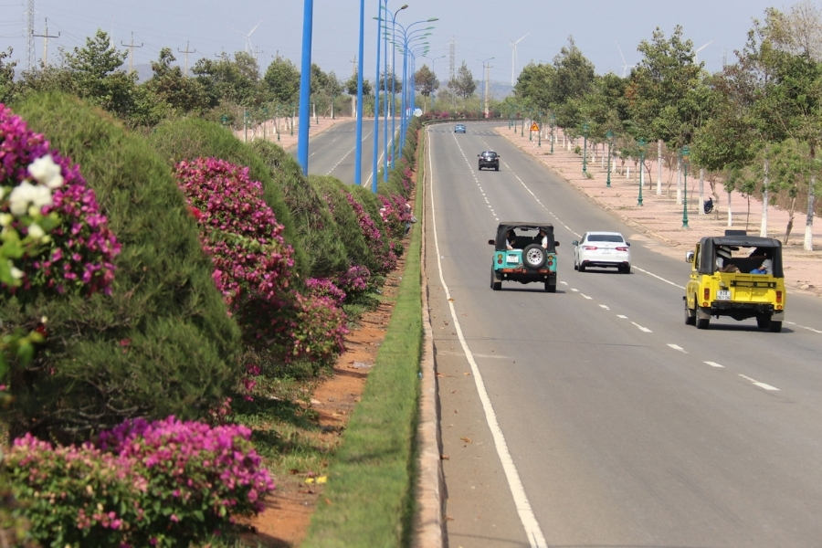 you can easily get to the beach by any means of transportation