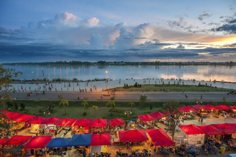 The capital city Vientiane is separated from Thailand by just the Mekong River