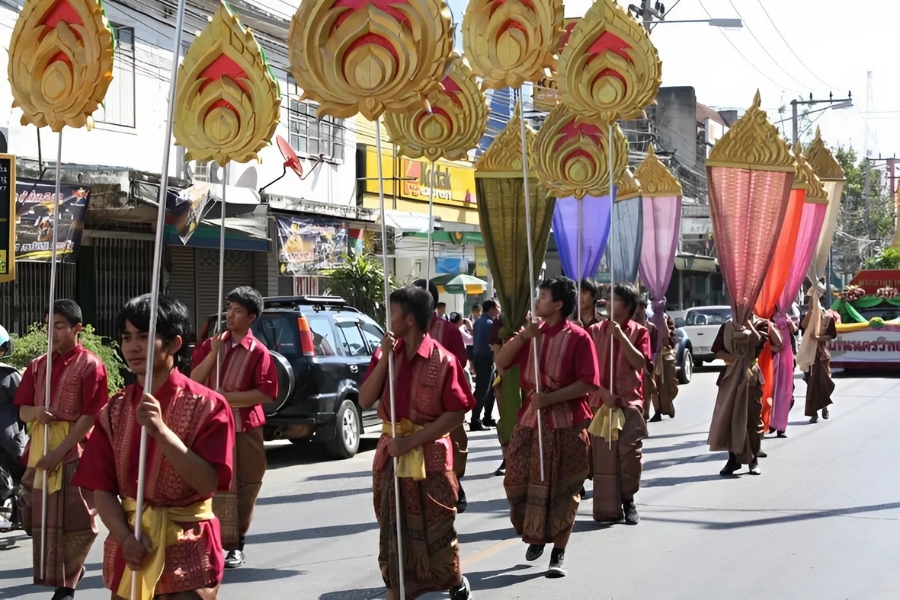 There will be parades along the streets of Khon Kaen in the afternoon and evening