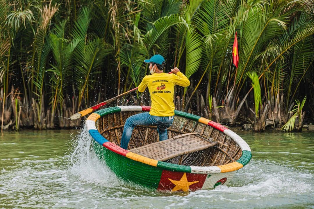 Bamboo basket boat in Cam Thanh village
