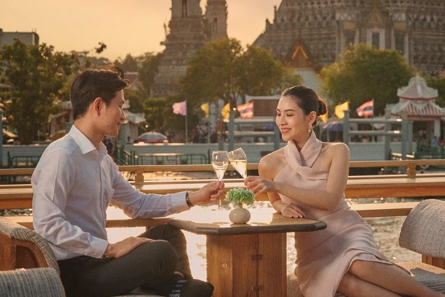 Romantic Dining Experience for Couples in Bangkok