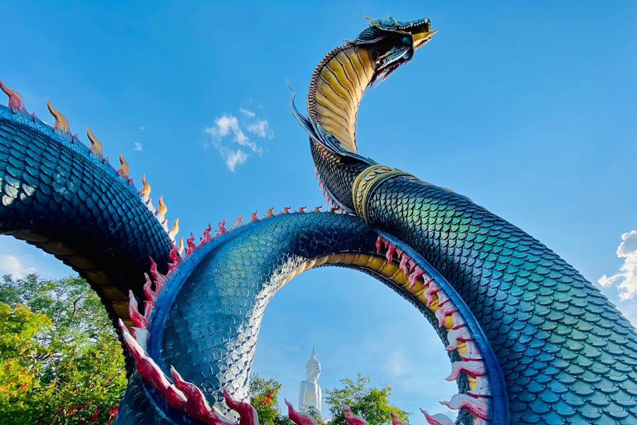 History of Wat Roi Phra Phutthabat Phu Manorom