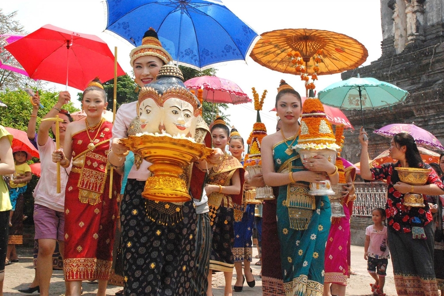 The cultural identity of traditional Lao costumes is very beautiful. Source: Tap chi Nhiep anh va Doi song
