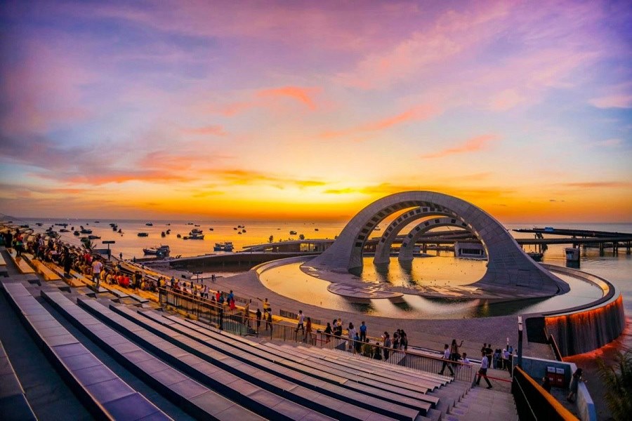 The largest infinity stage in Vietnam