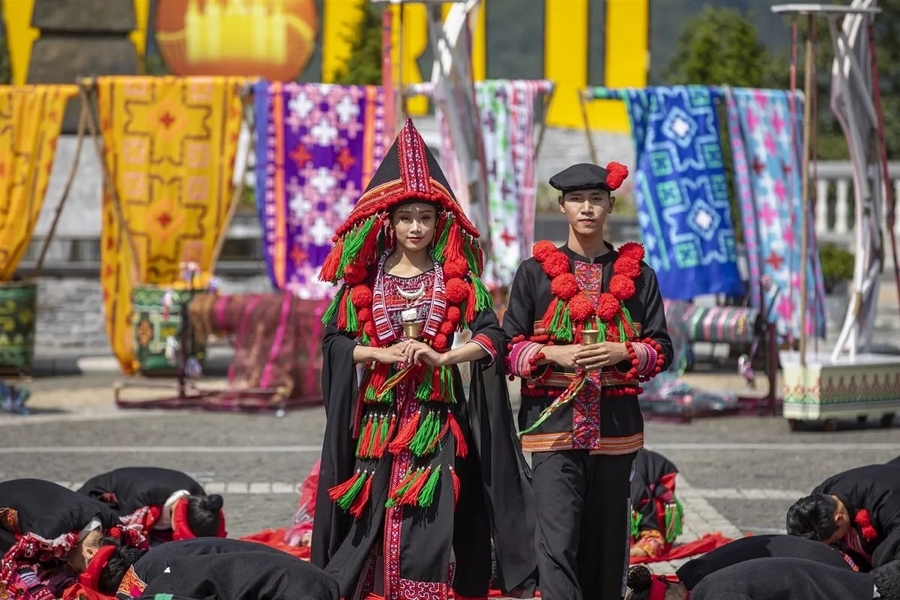 You can join Red Dao activities to learn more about their culture. Source: BDATrip