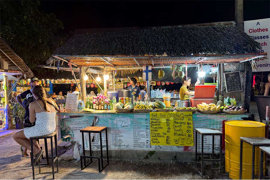 A drink vendor in Bang Niang Night Market 