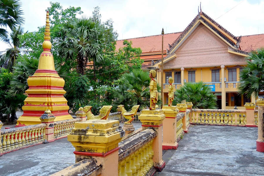 Compared to many other Khmer pagodas in the province, Kh'leang Pagoda still retains the unique features of ancient Khmer architecture