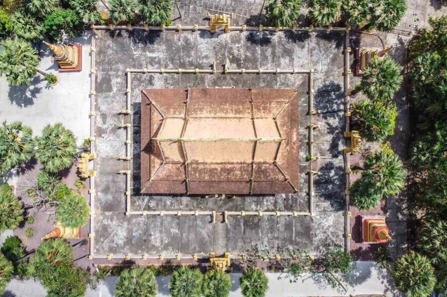 Kh'leang lies on a very large campus, surrounded by meticulously decorated fences with unique Khmer patterns