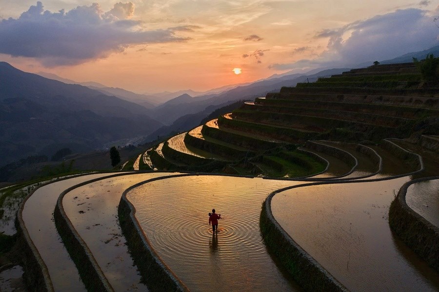 La Pan Tan in water pouring season
