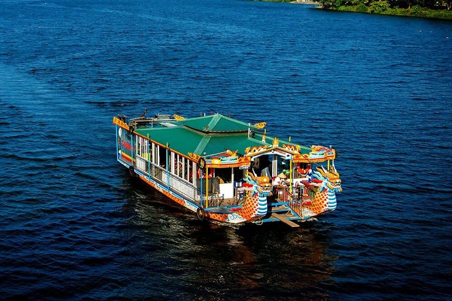 Ca Hue on Huong River
