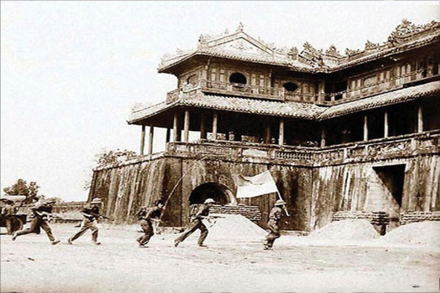 South Vietnamese Liberation Army entered the Imperial Citadel in Tet Offensive of 1968. Photo: Vietnam Ministry of National Defence