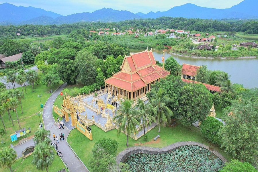 A must-visit place in Hanoi. Source: Vietnam National Village for Ethnic Culture and Tourism