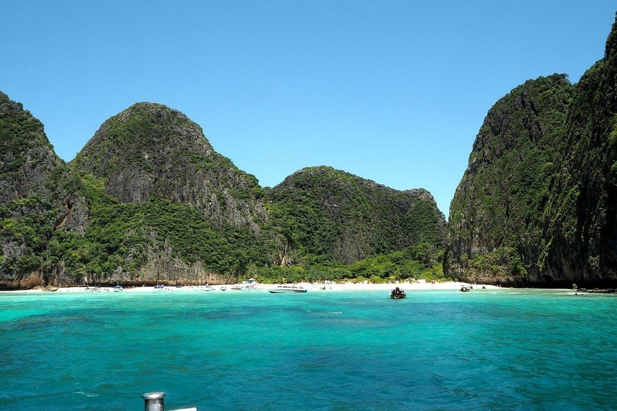 Phang Nga Bay has a wild beauty, an ideal place to relax. Source: Joy's Holiday