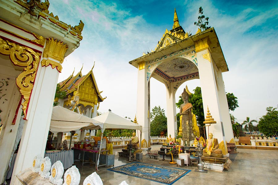 What does Phra Buddha Ming Mueang have?