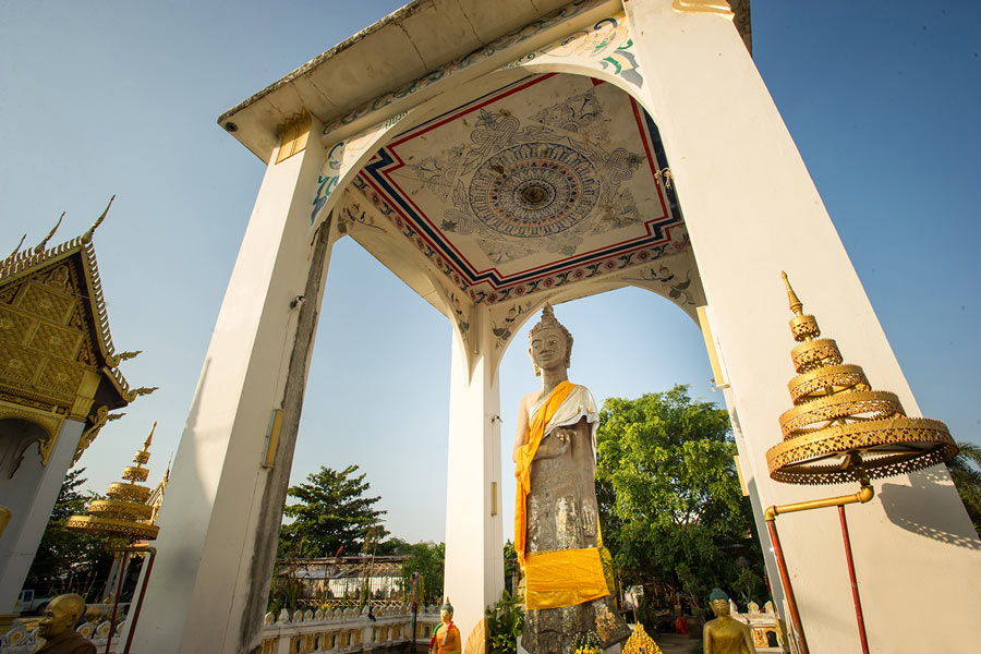 What does Phra Buddha Ming Mueang have?