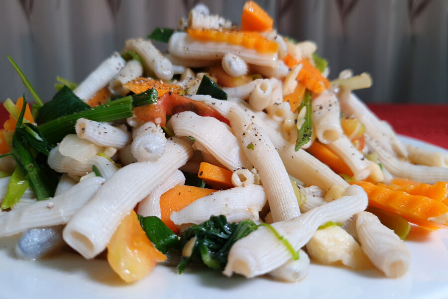 A dish of stir-fried sa sung is about VND 140,000 - much higher than other stir-fried dishes. Photo: Quang Ninh Newspapers