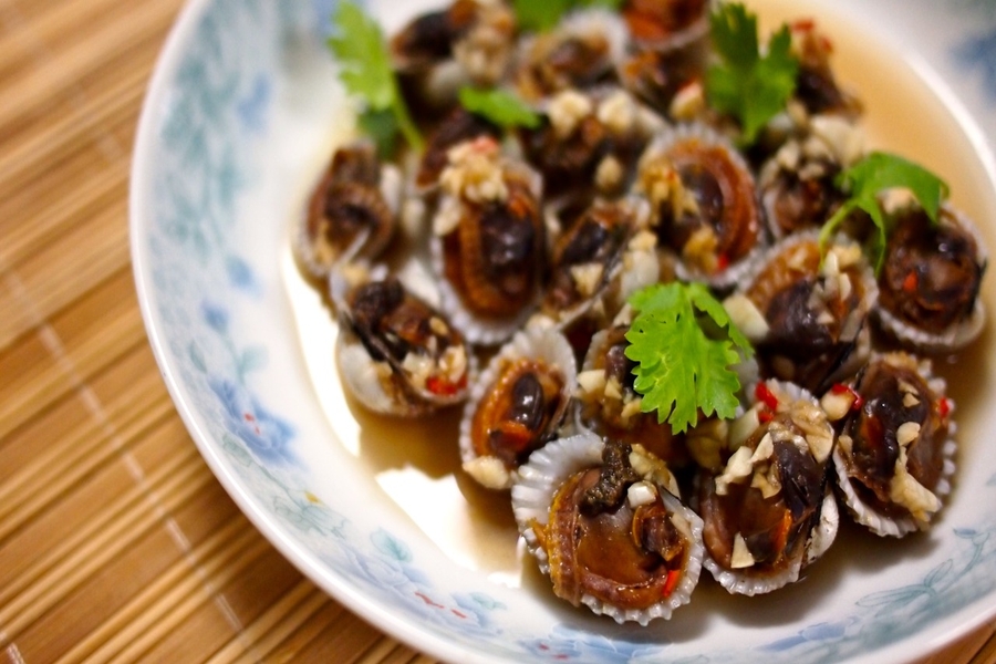This is a must-try dish when you come to Da Nhay Beach. Source: Hai San Loc