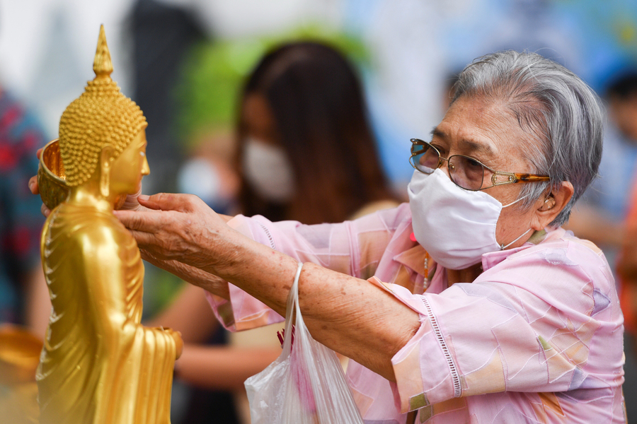 Buddha bathing is a traditional ritual to pray for blessings. Source: Tuyen Quang News