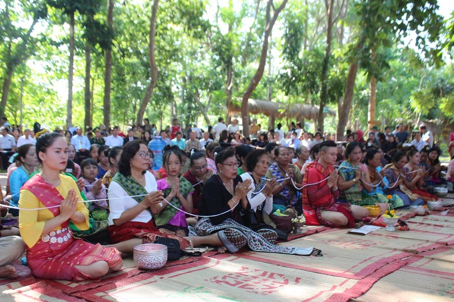 New Year is an important event that Lao wear traditional clothes. Source: UBND Tinh Dak Lak